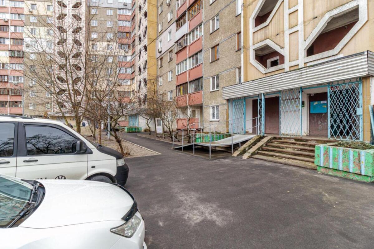 3k apartment vul. Ahmatovoi' Anny 16В5800615