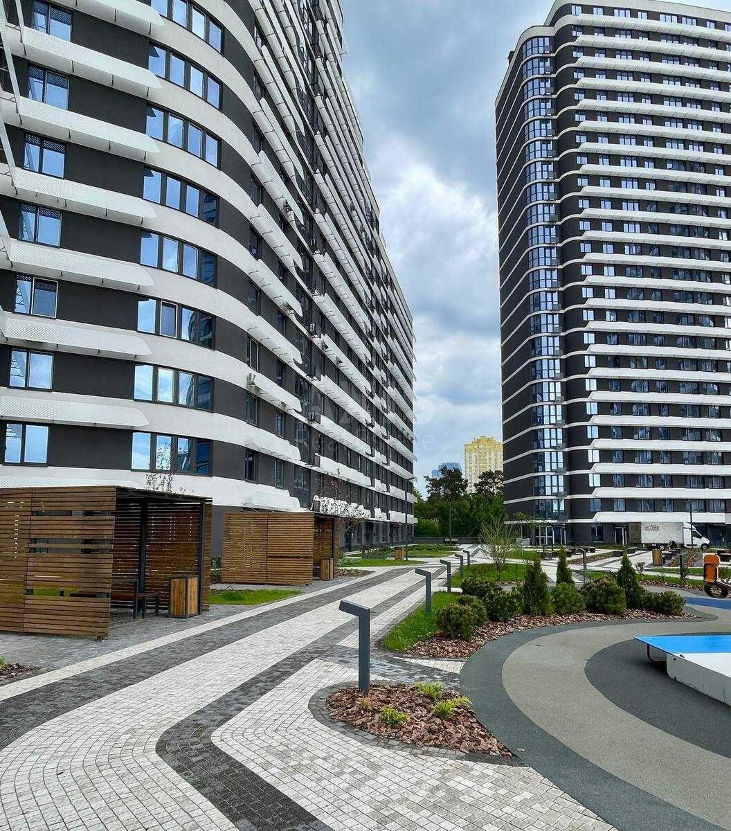 2k apartment vul. Voskresens'ka 2А2