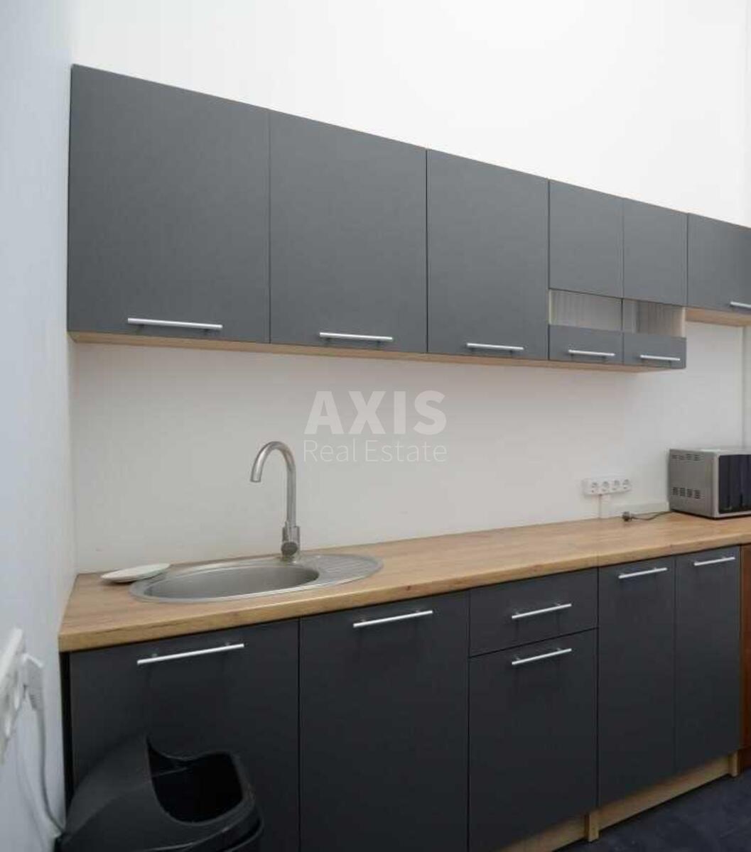 Office vul. Bul'varno-Kudrjavs'ka 22/24, 783m21