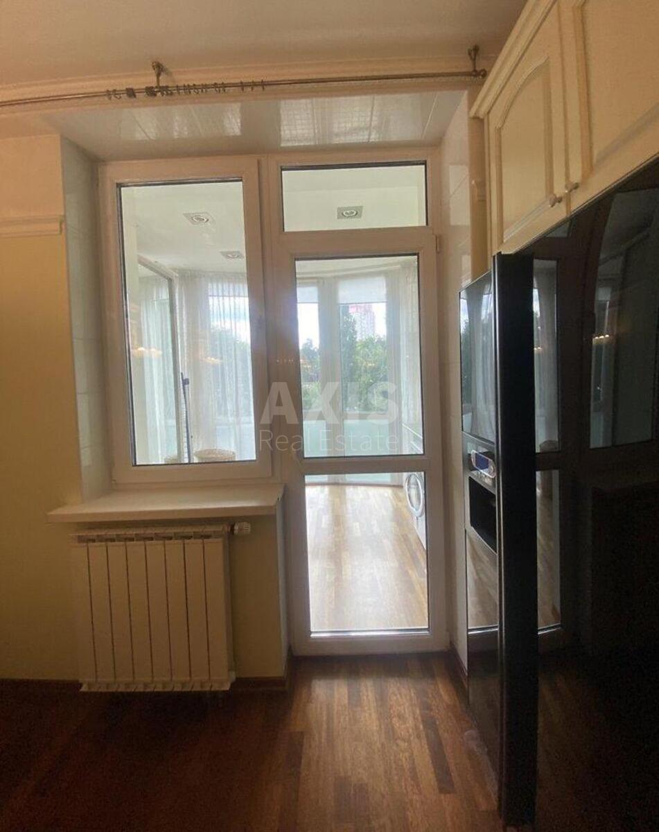 3k apartment vul. Vyshgorods'ka 45/26