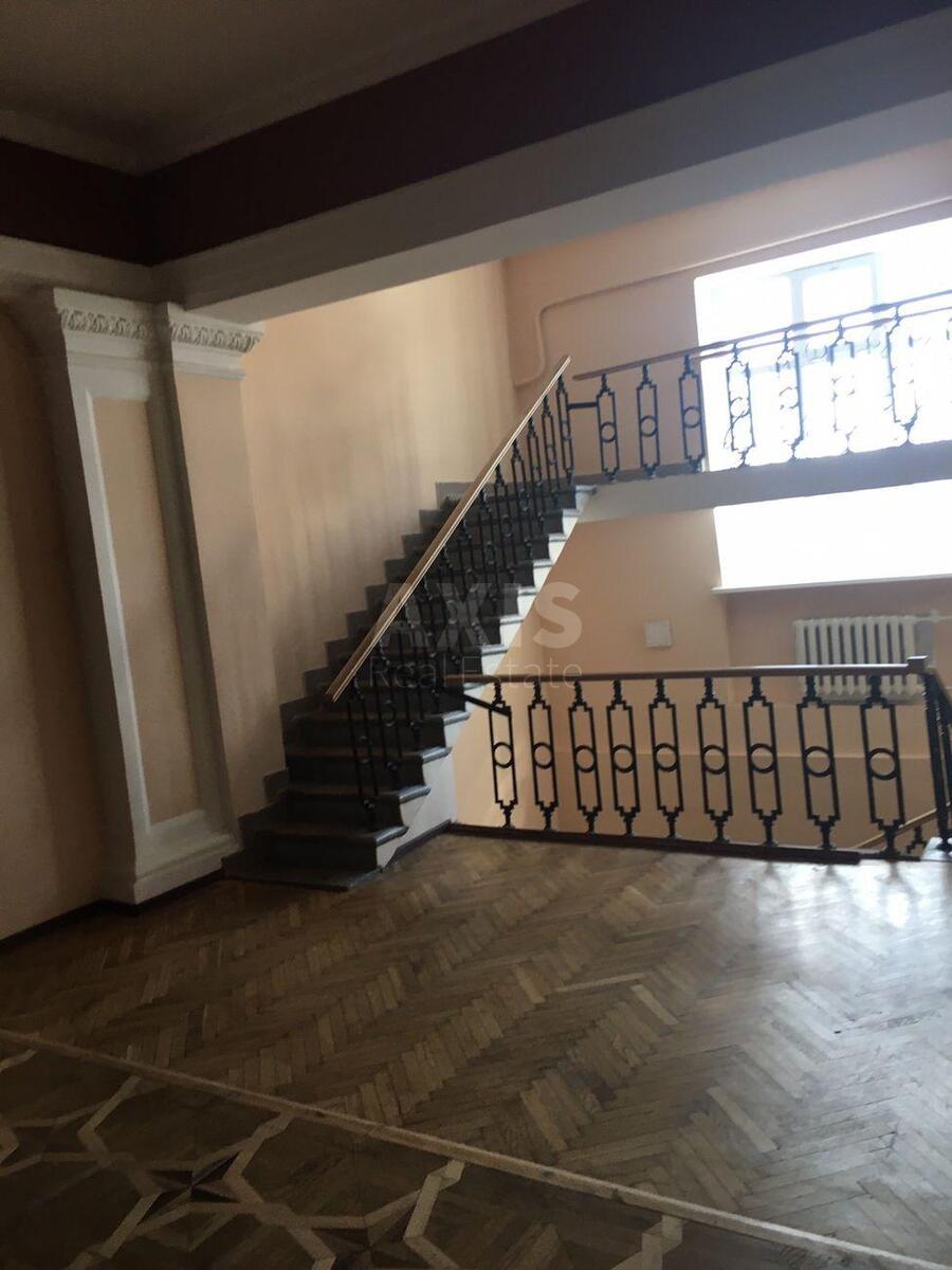 Office vul. Bul'varno-Kudrjavs'ka 26, 56m21