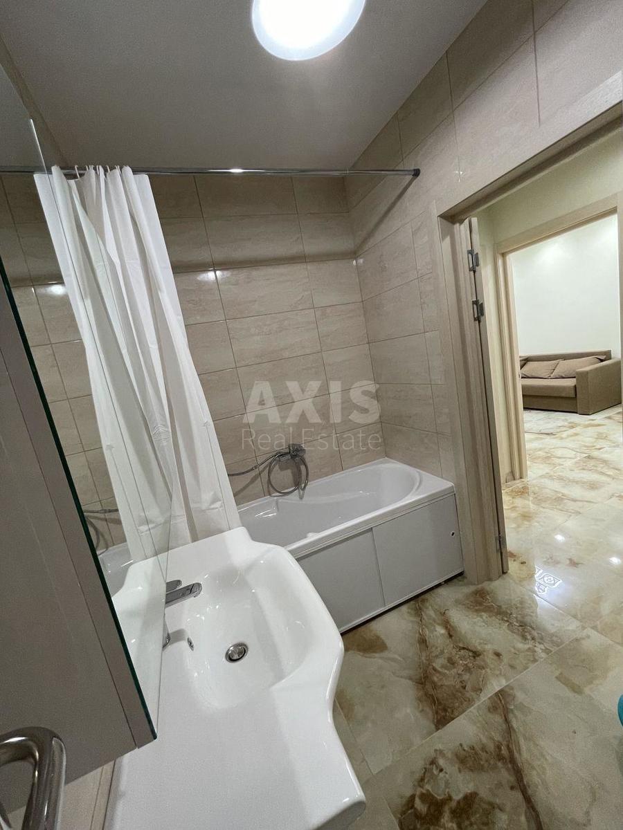 1k apartment nab. Dniprovs'ka 188
