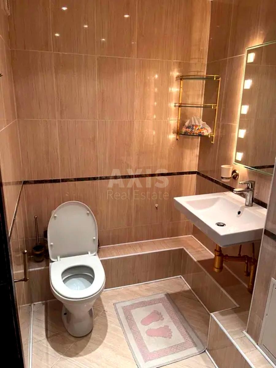 1k apartment pr-t Berestejskij 25640079