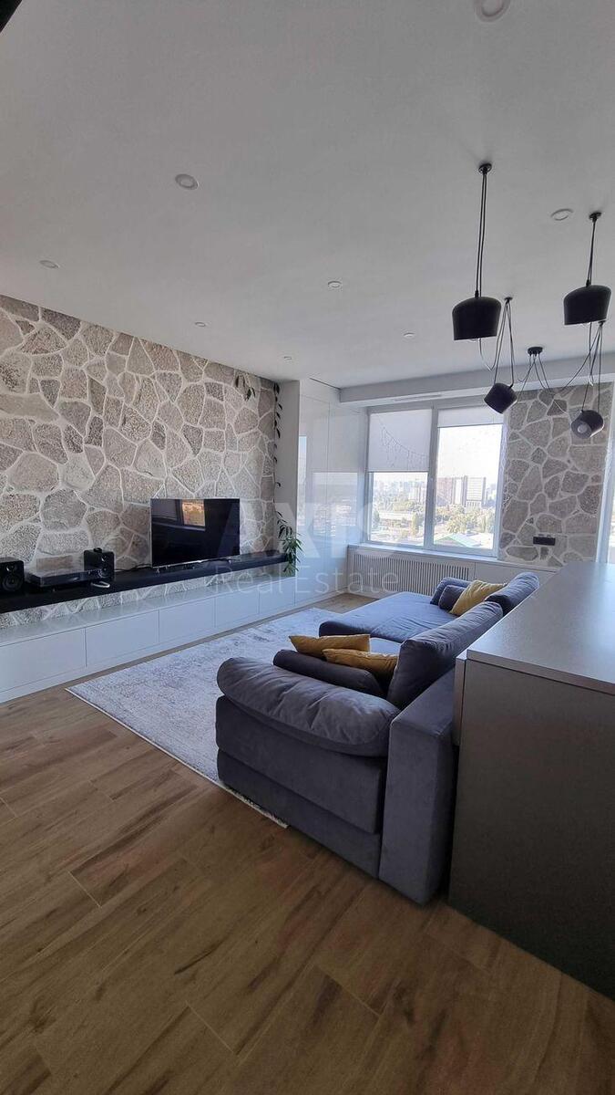 3k apartment vul. Bogatyrs'ka 6А0