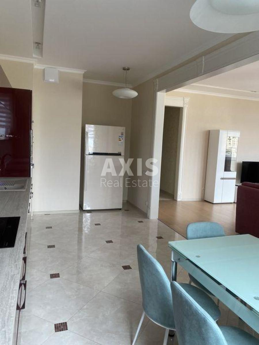 3k apartment vul. Preobrazhens'ka 8Б0