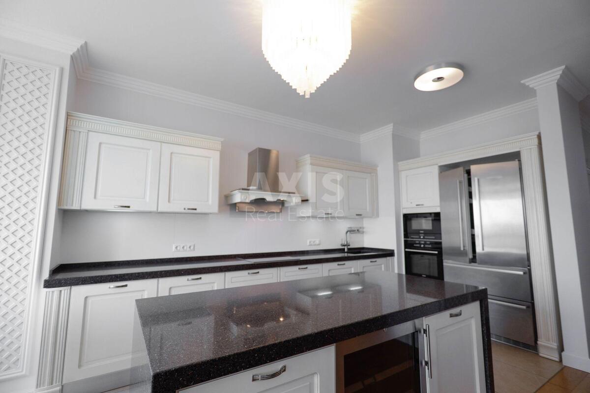 3k apartment vul. Dragomyrova Myhajla 180