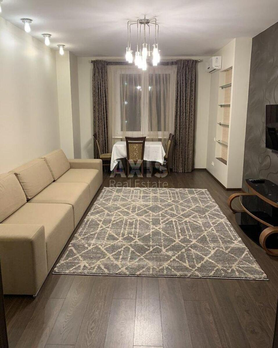 3k apartment vul. Dmytrivs'ka 752