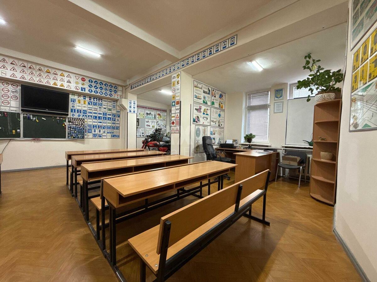 Офис ул. Выговского Ивана 10, 170м26127311