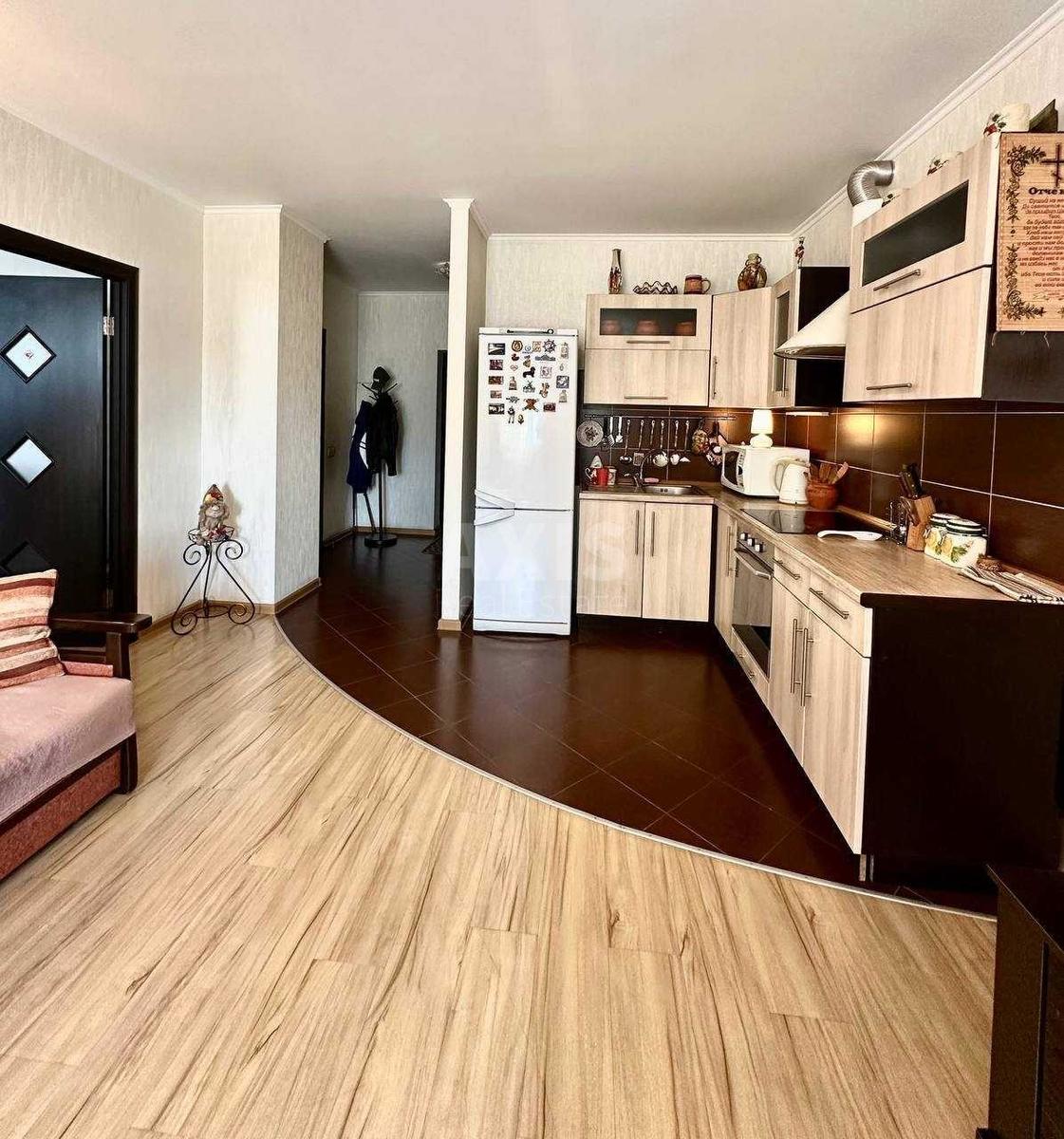 3k apartment vul. Shums'kogo Jurija 1А