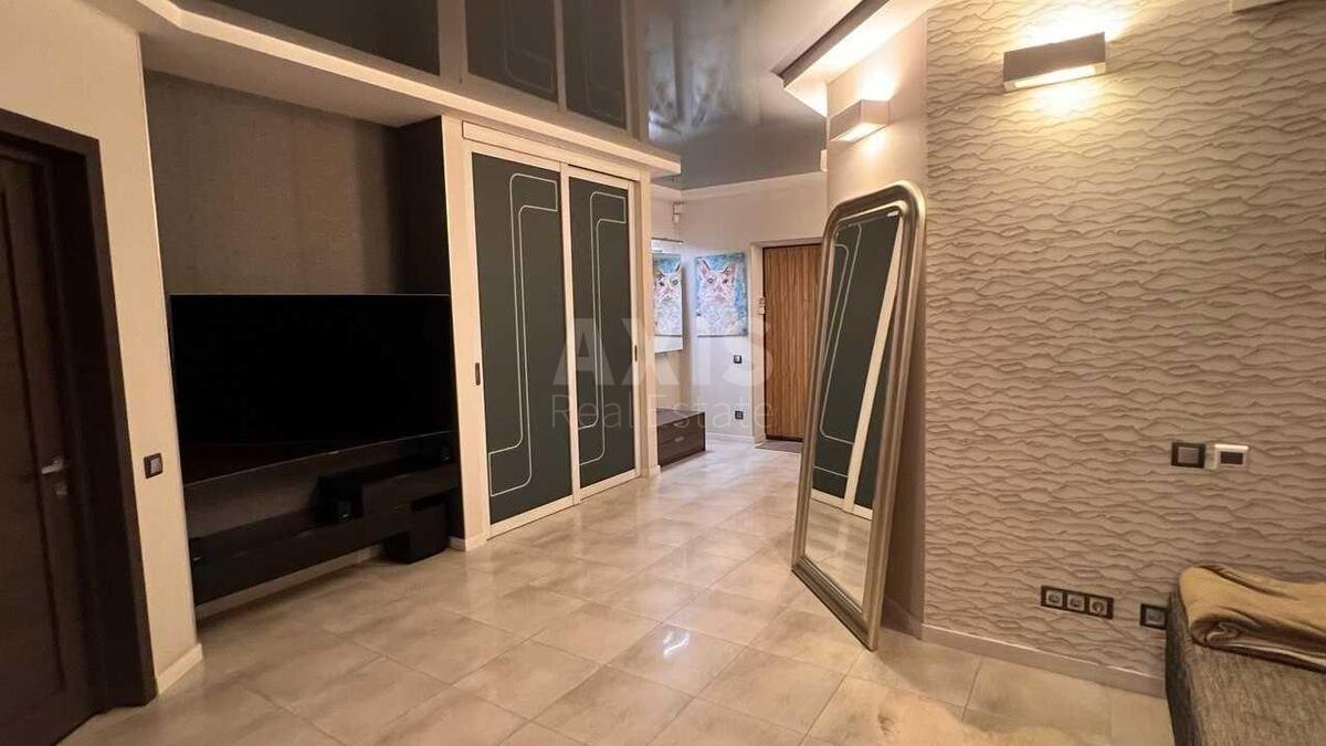 1к квартира ул. Ушакова Николая 1В610945