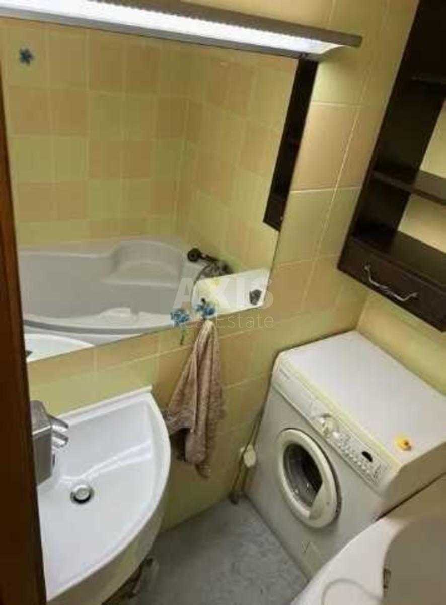1k apartment vul. Ahmatovoi' Anny 7159
