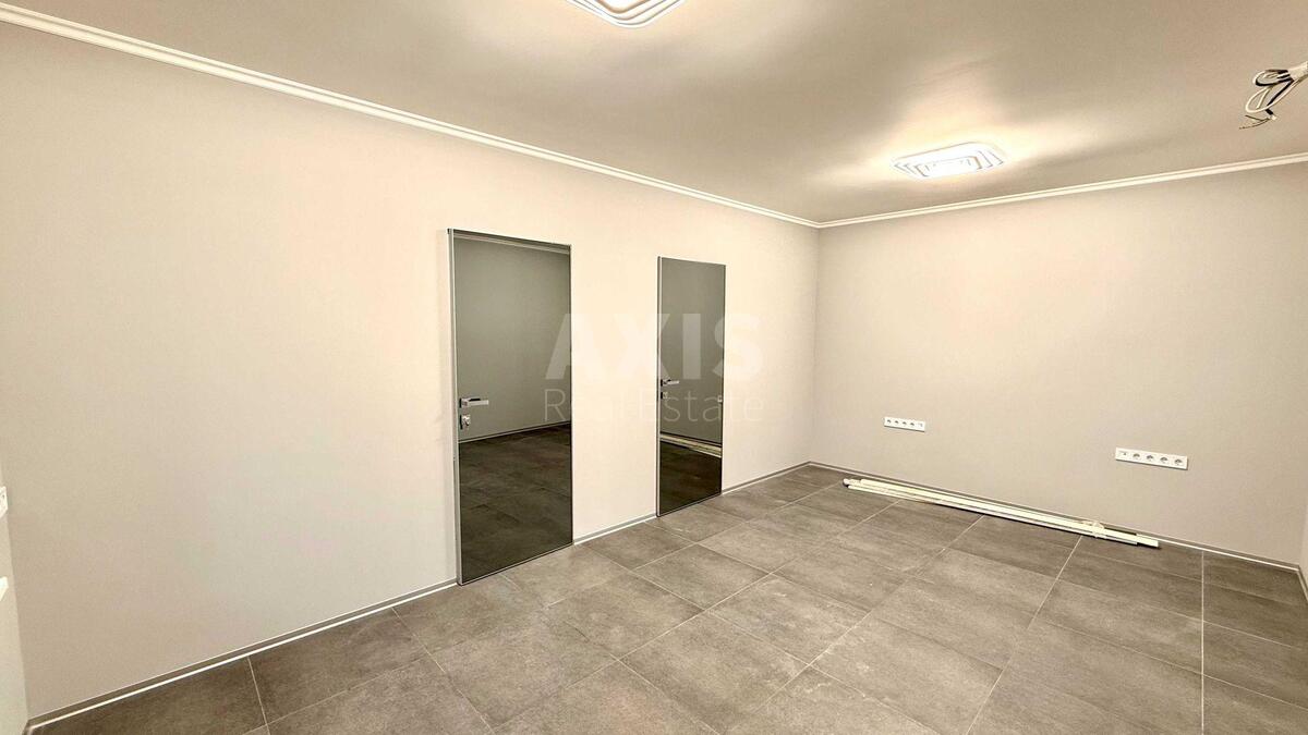 Office vul. Kudri Ivana 27, 50m2594331