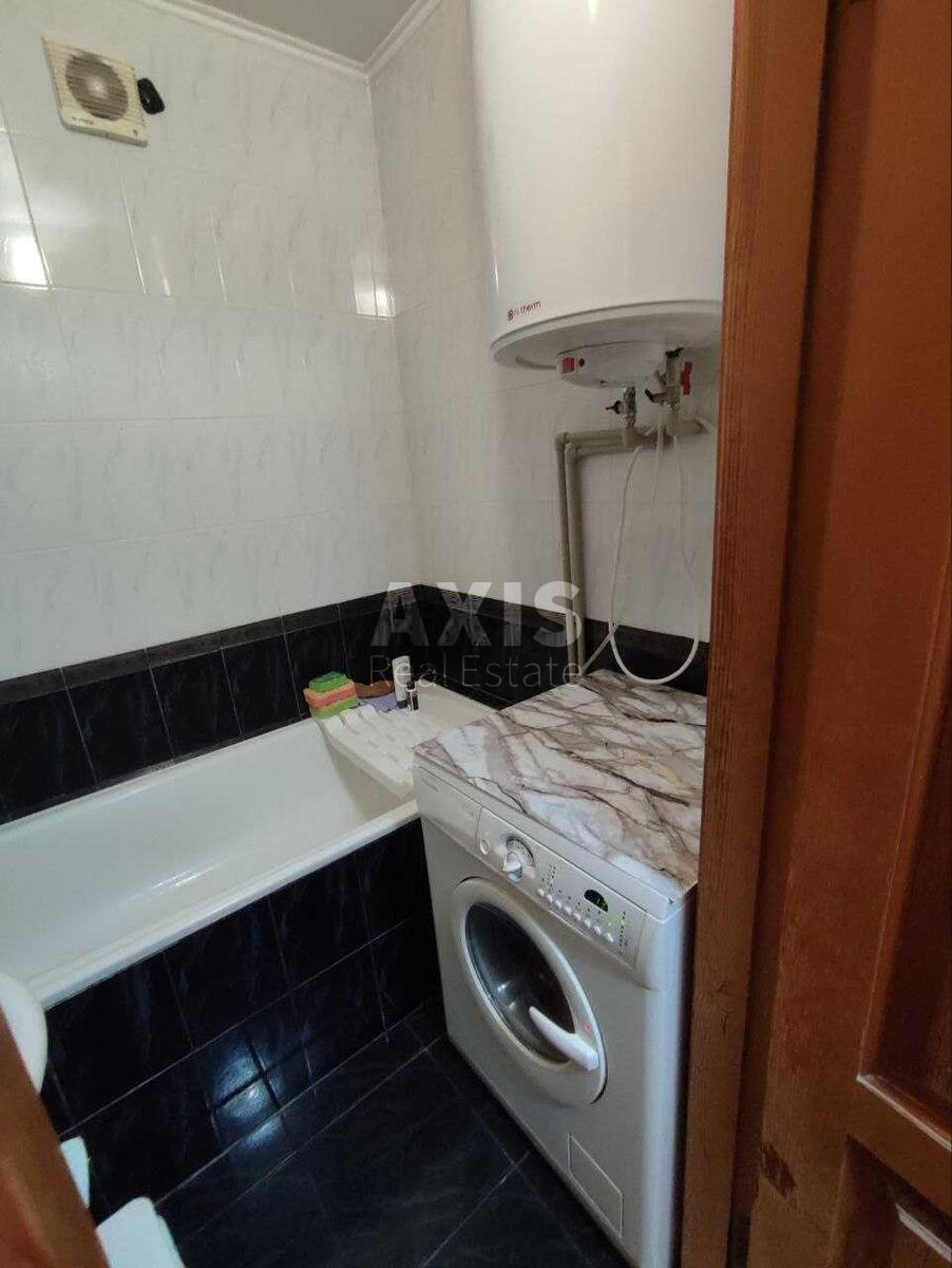 2k apartment nab. Dniprovs'ka 19