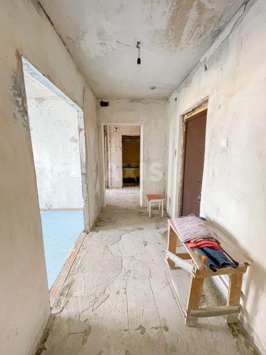 2k apartment vul. Bal'zaka Onore de 8В2