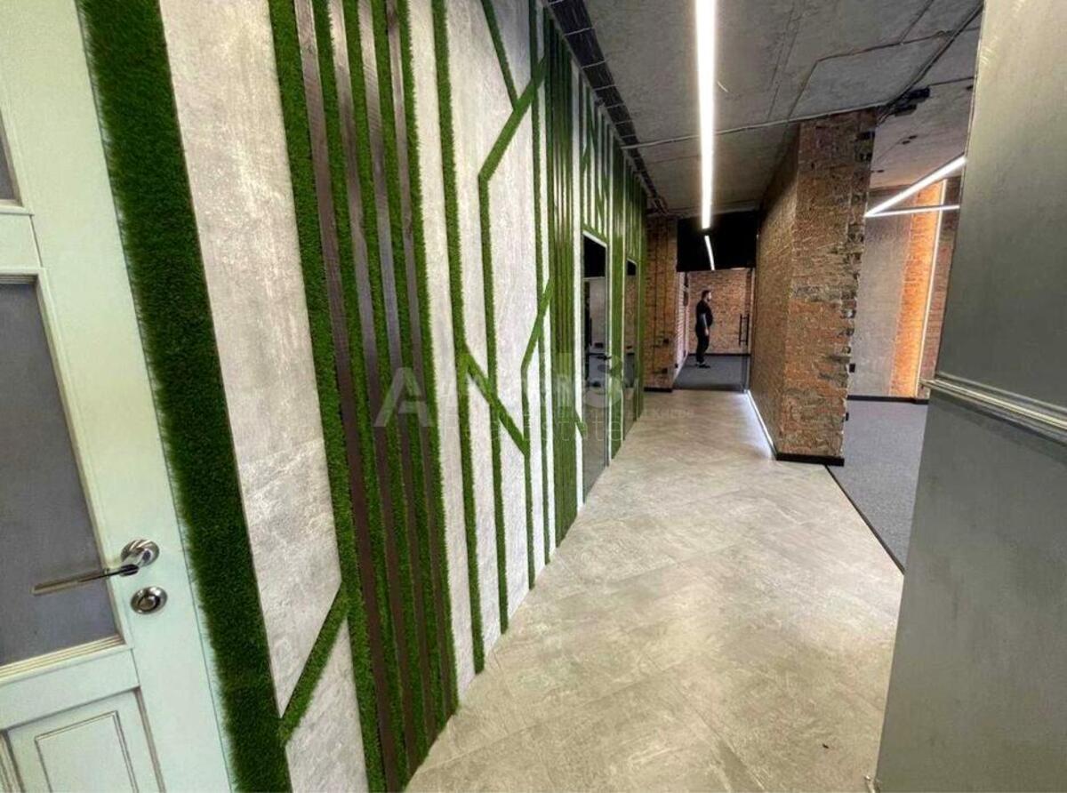 Office vul. Jevgena Konoval'cja 44А, 237m2593877