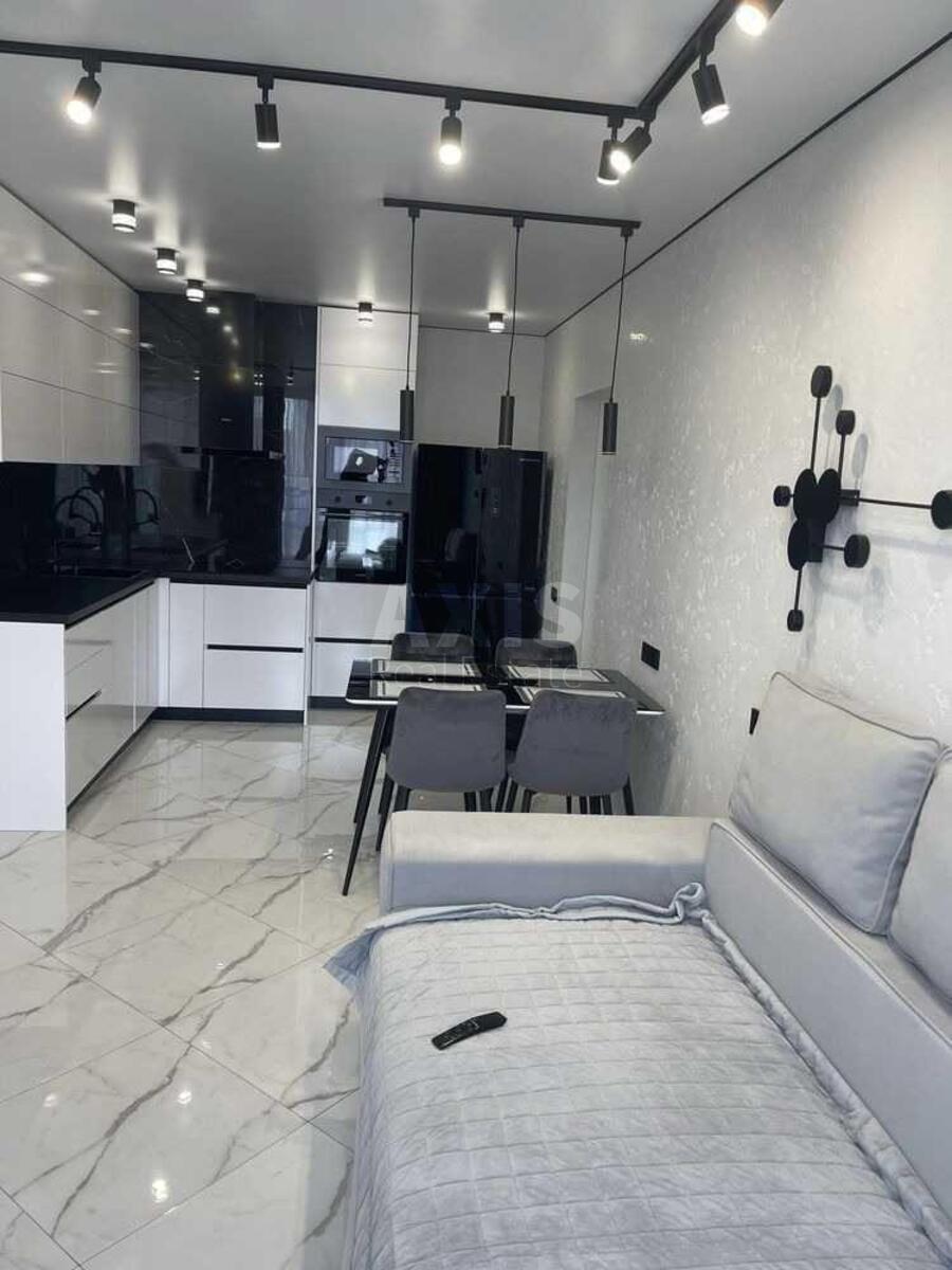 3k apartment nab. Dniprovs'ka 15Е