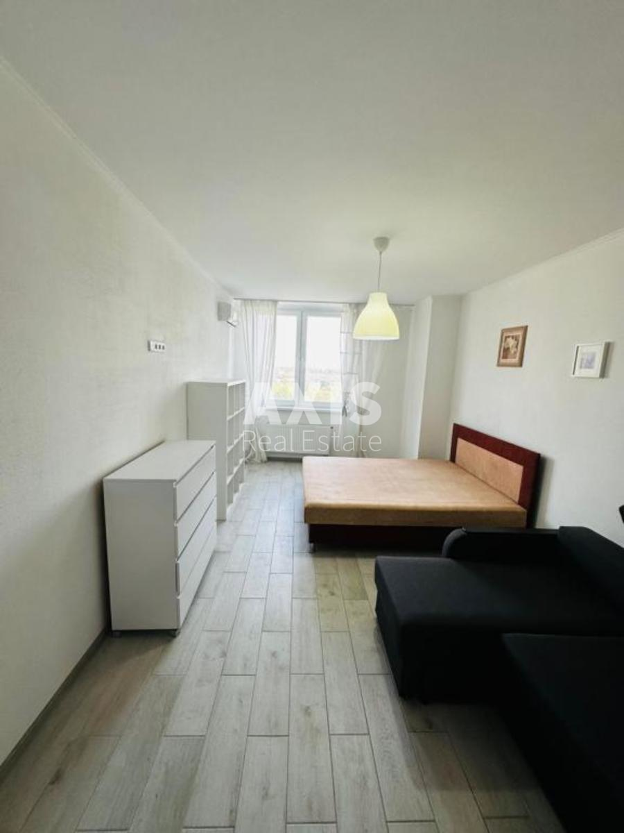 2k apartment vul. Volodymyra Sal's'kogo 8
