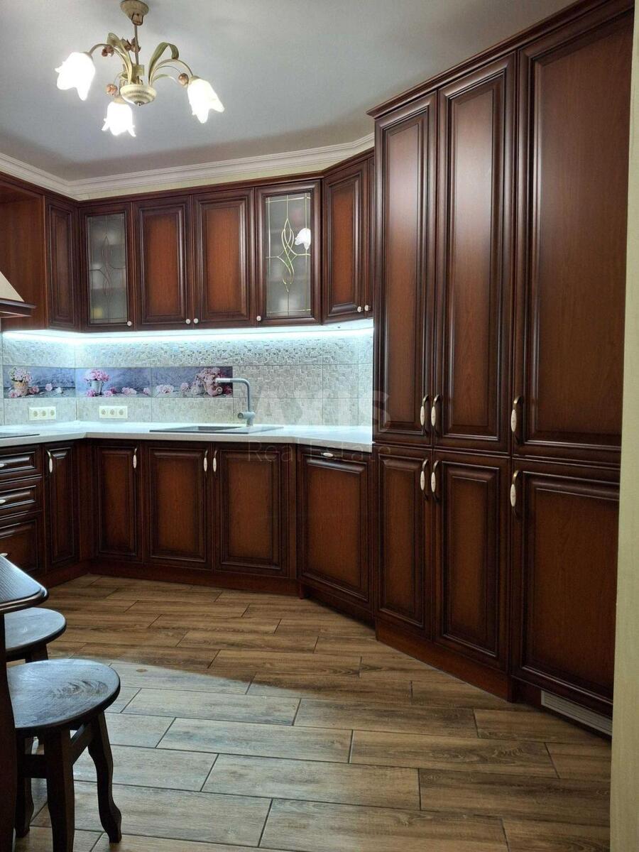 3k apartment vul. Bal'zaka Onore de 4А0