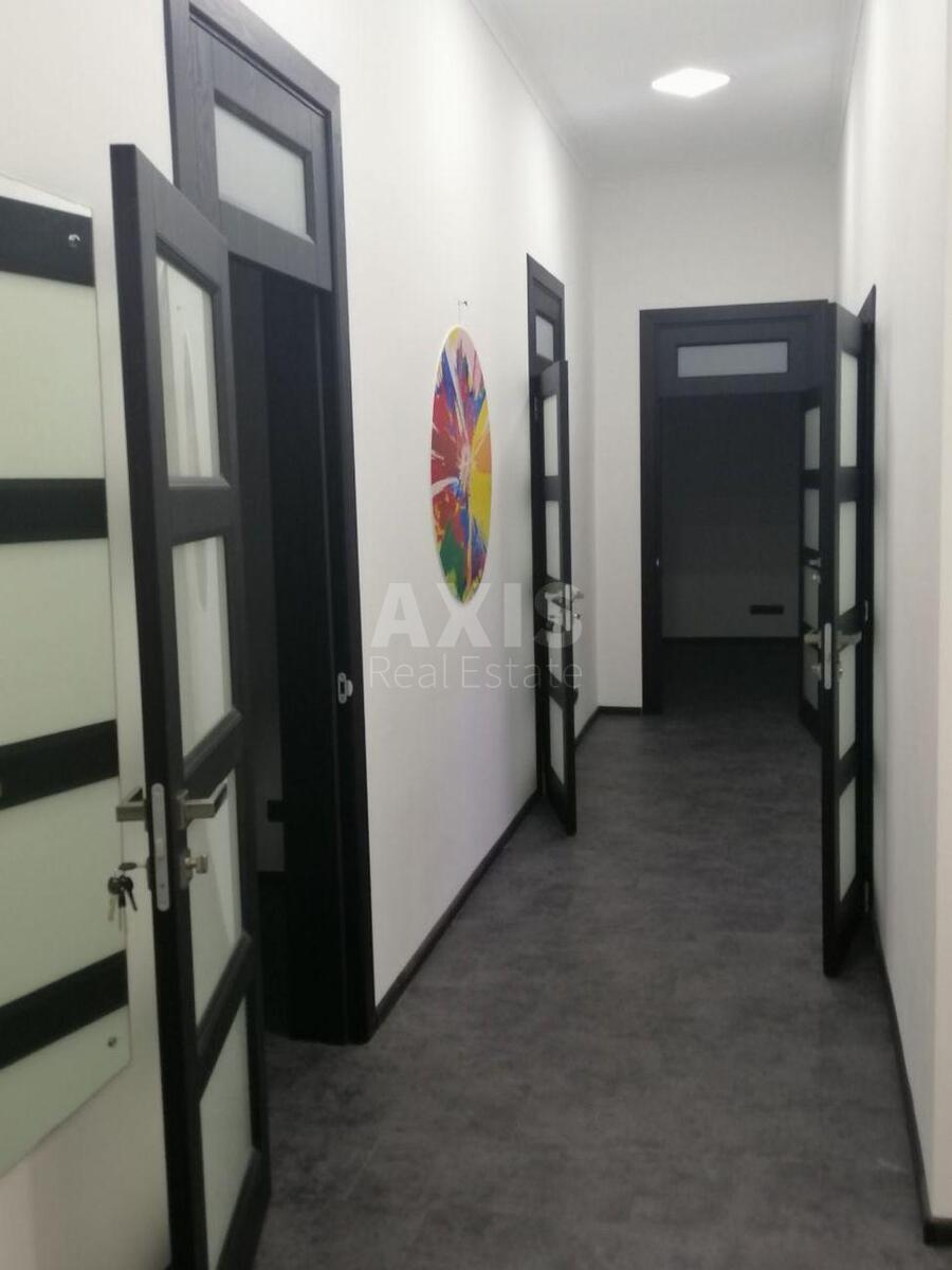 Office vul. Velyka Vasyl'kivs'ka 43, 98m210