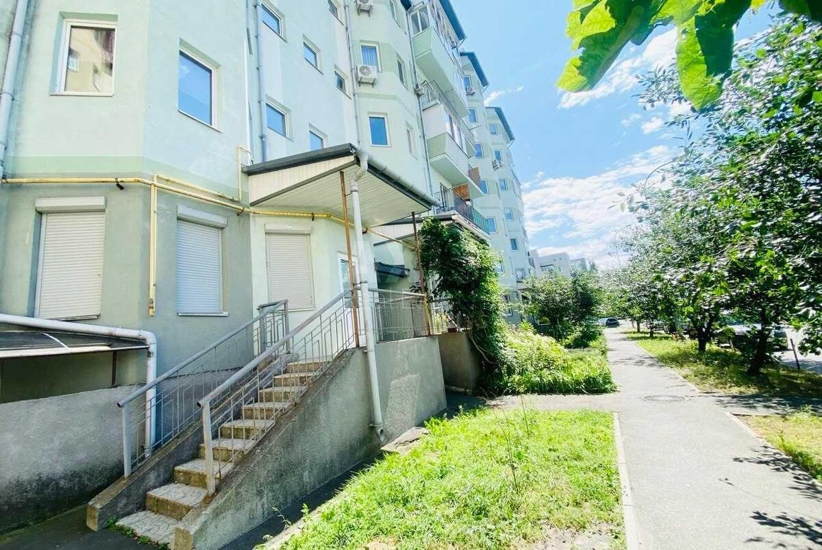 Office vul. Djachenka Ivana 20, 80m258801