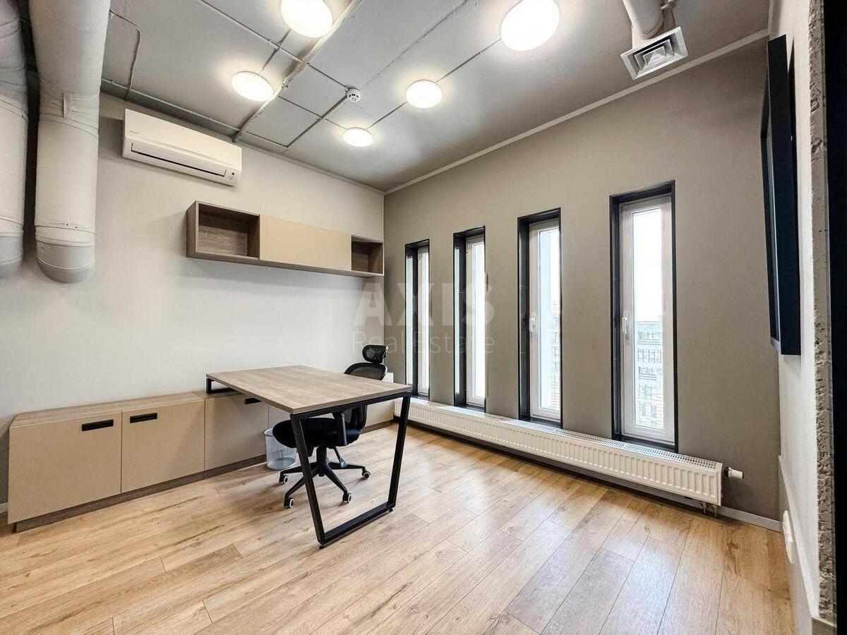 Office vul. Dragomyrova Myhajla 18, 175m22
