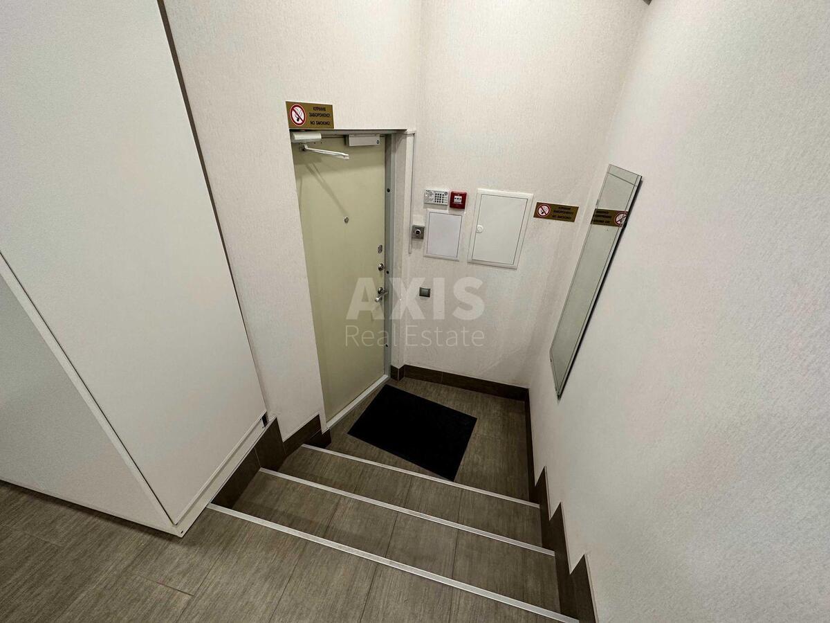 Office vul. Jevgena Konoval'cja 32Б, 100m29