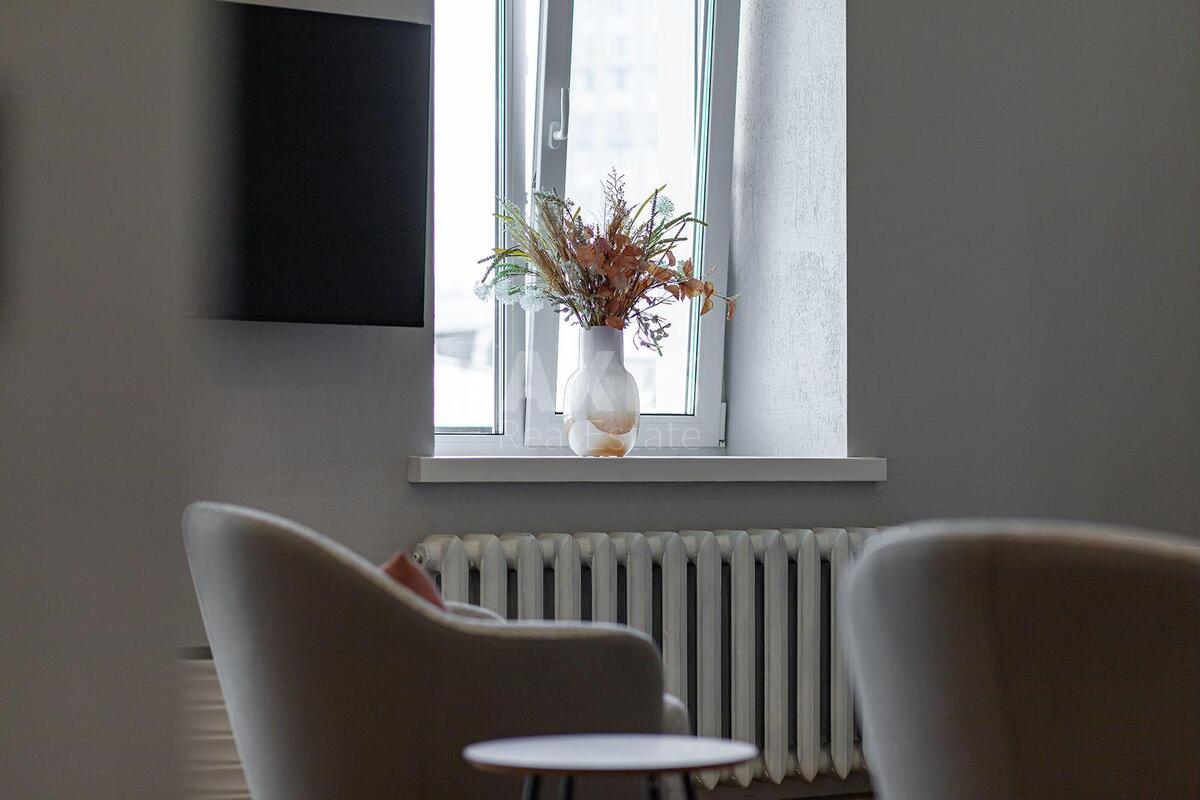 4k apartment vul. Volodymyrs'ka 813