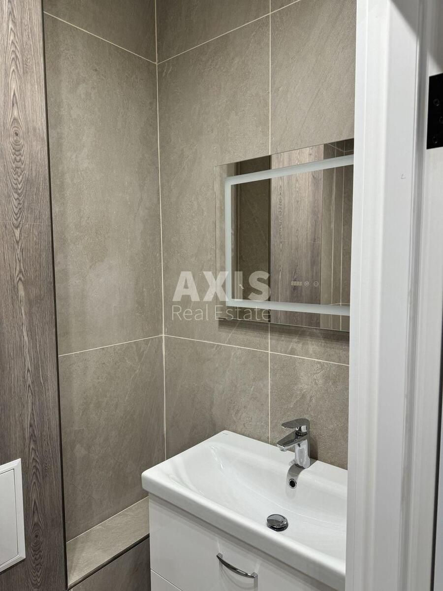 Офис ул. Михаила Максимовича 28В, 40м25540611