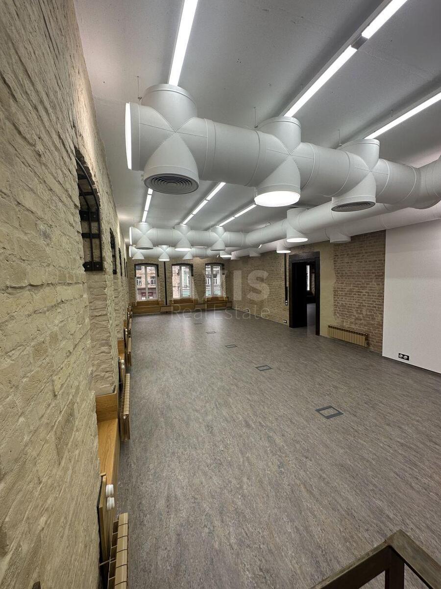 Office vul. Velyka Vasyl'kivs'ka 13/1, 420m2598401