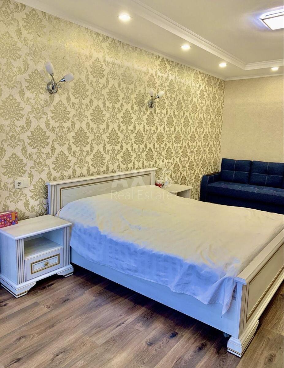 4k apartment vul. Malevycha Kazymyra 892