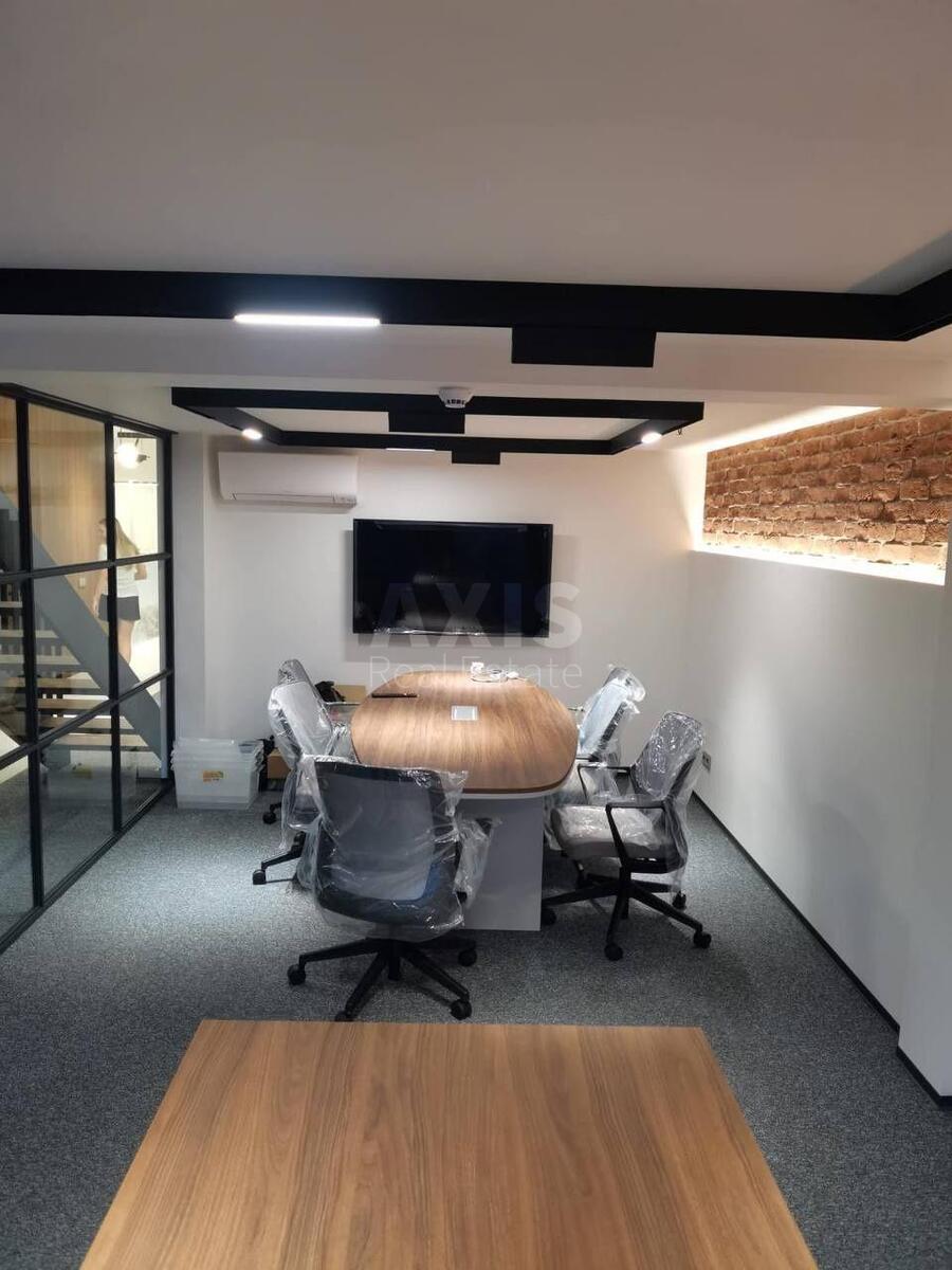 Office vul. Antonovycha 44, 150m2569020