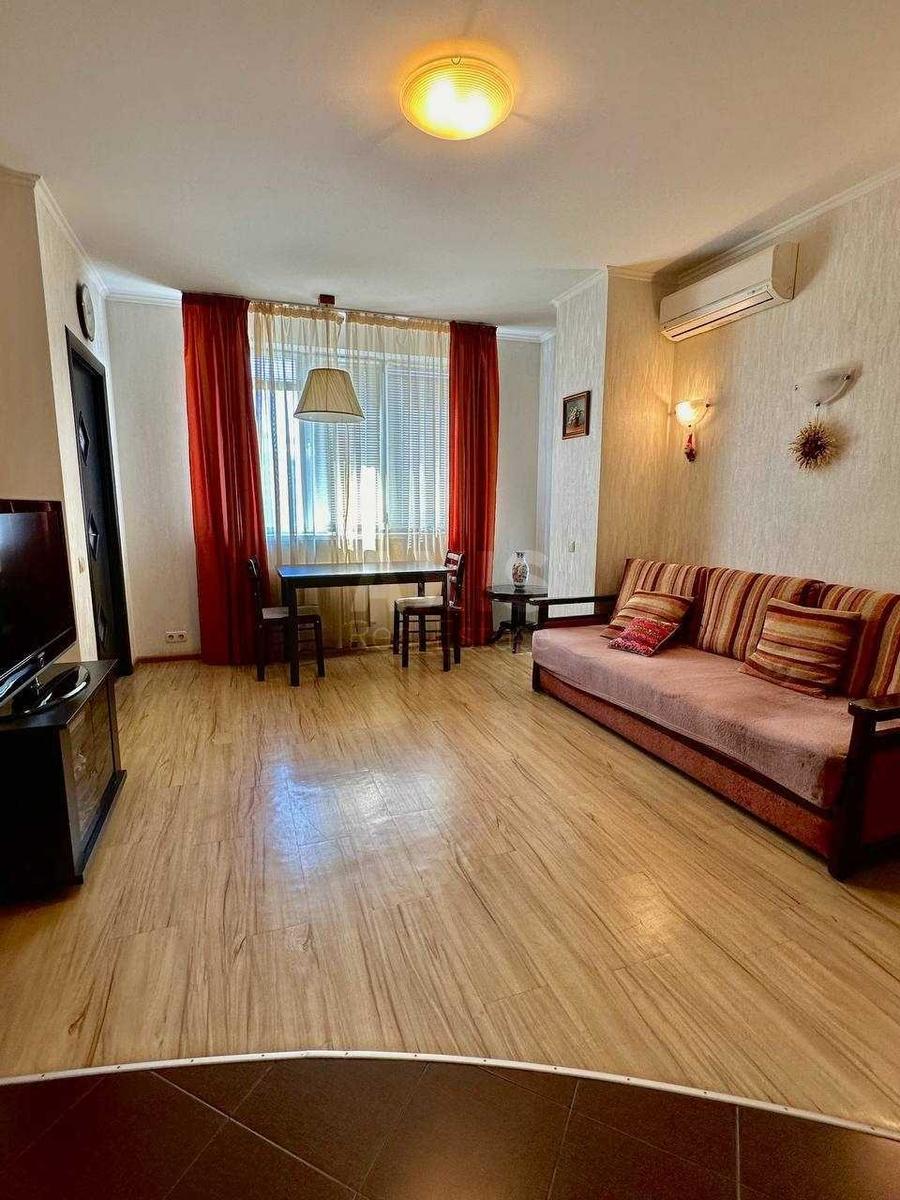 3k apartment vul. Shums'kogo Jurija 1А0