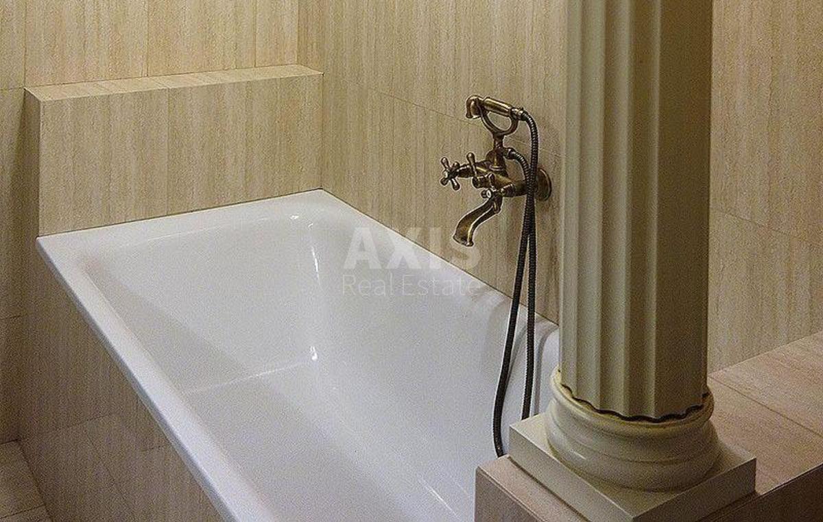 4k apartment vul. Myshugy Oleksandra 22