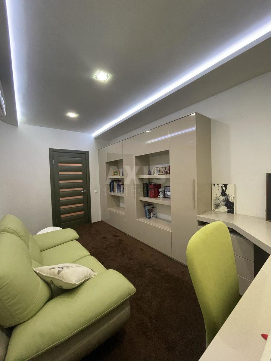 1k apartment pr-t Lobanovs'kogo 44