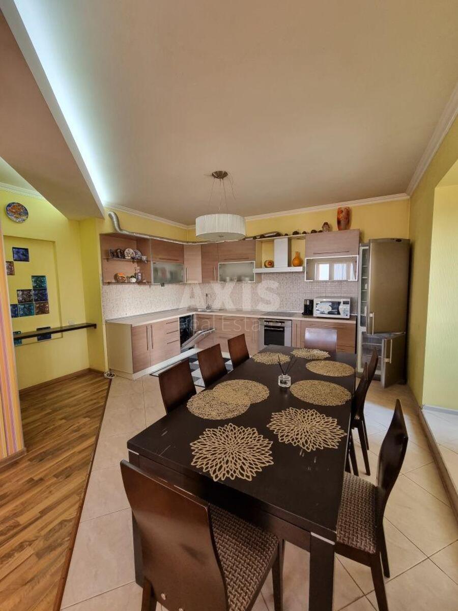 3k apartment vul. Ahmatovoi' Anny 13611807