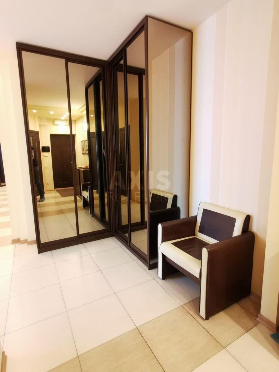 3k apartment vul. Knjazhyj Zaton 215
