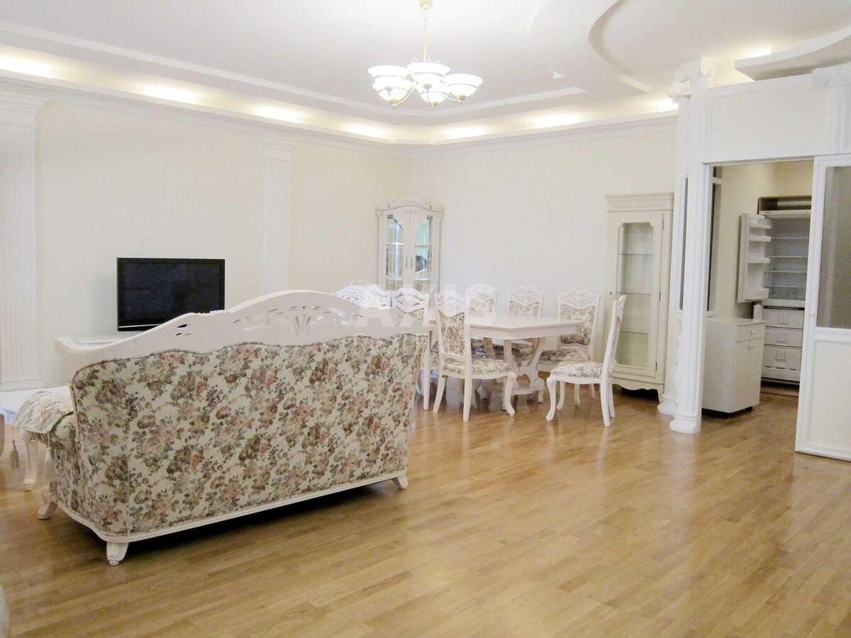 3k apartment vul. Patorzhyns'kogo 143