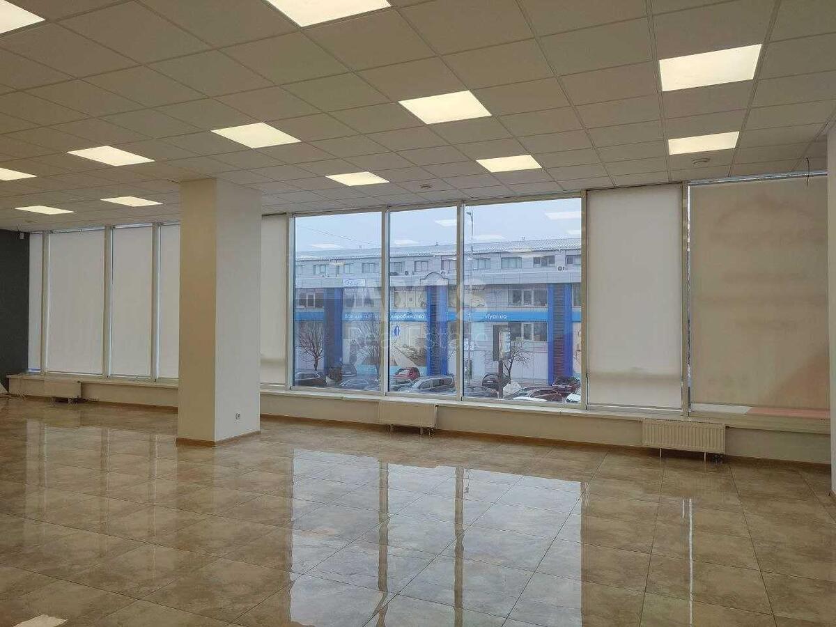 Office vul. Kyrylivs'ka 160, 517m2