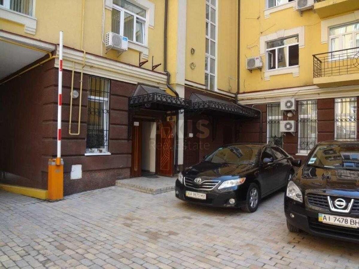 Office prov. Jaroslavs'kyj 7/9, 155m20