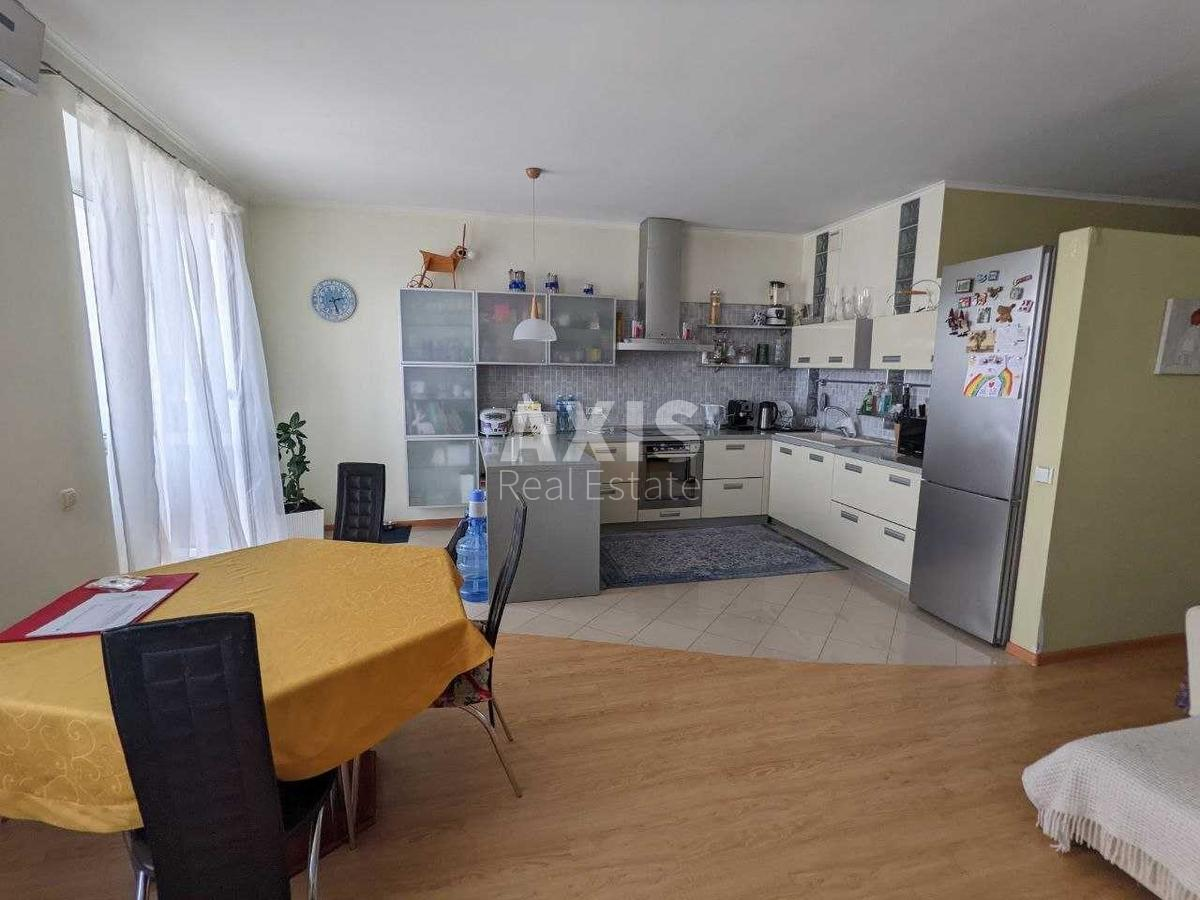 1k apartment bul. Verhovnoi' Rady 21А4