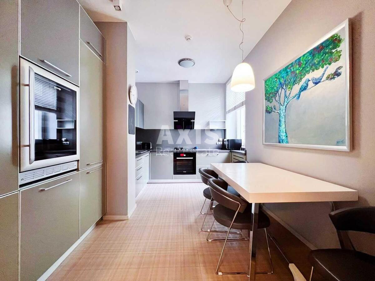 3k apartment vul. Dragomyrova Myhajla 4в