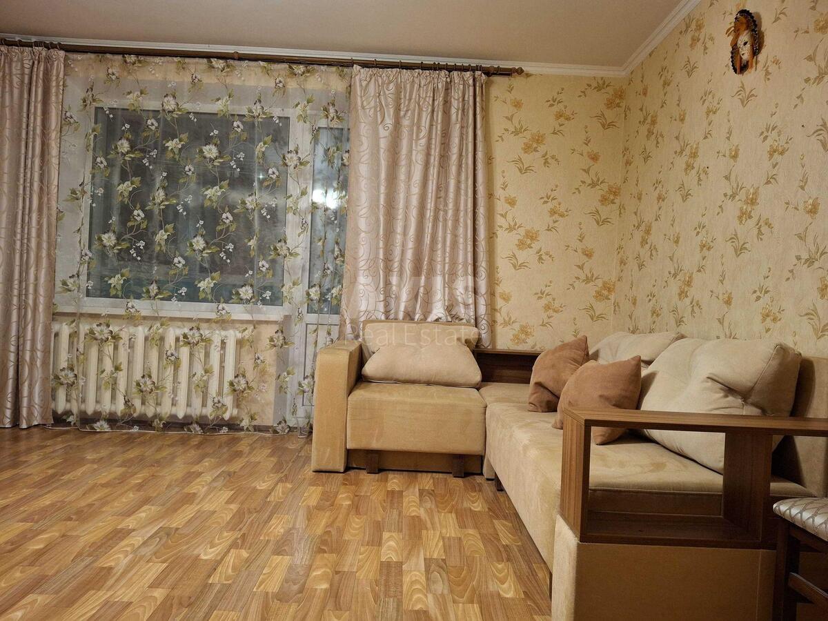 3k apartment vul. Bal'zaka Onore de 4А2