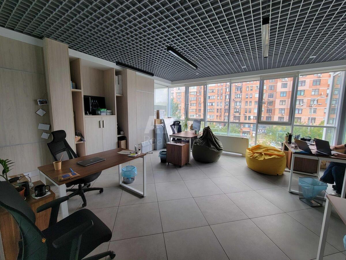Office pr-t Golosii'vs'kyj 132, 290m2590936