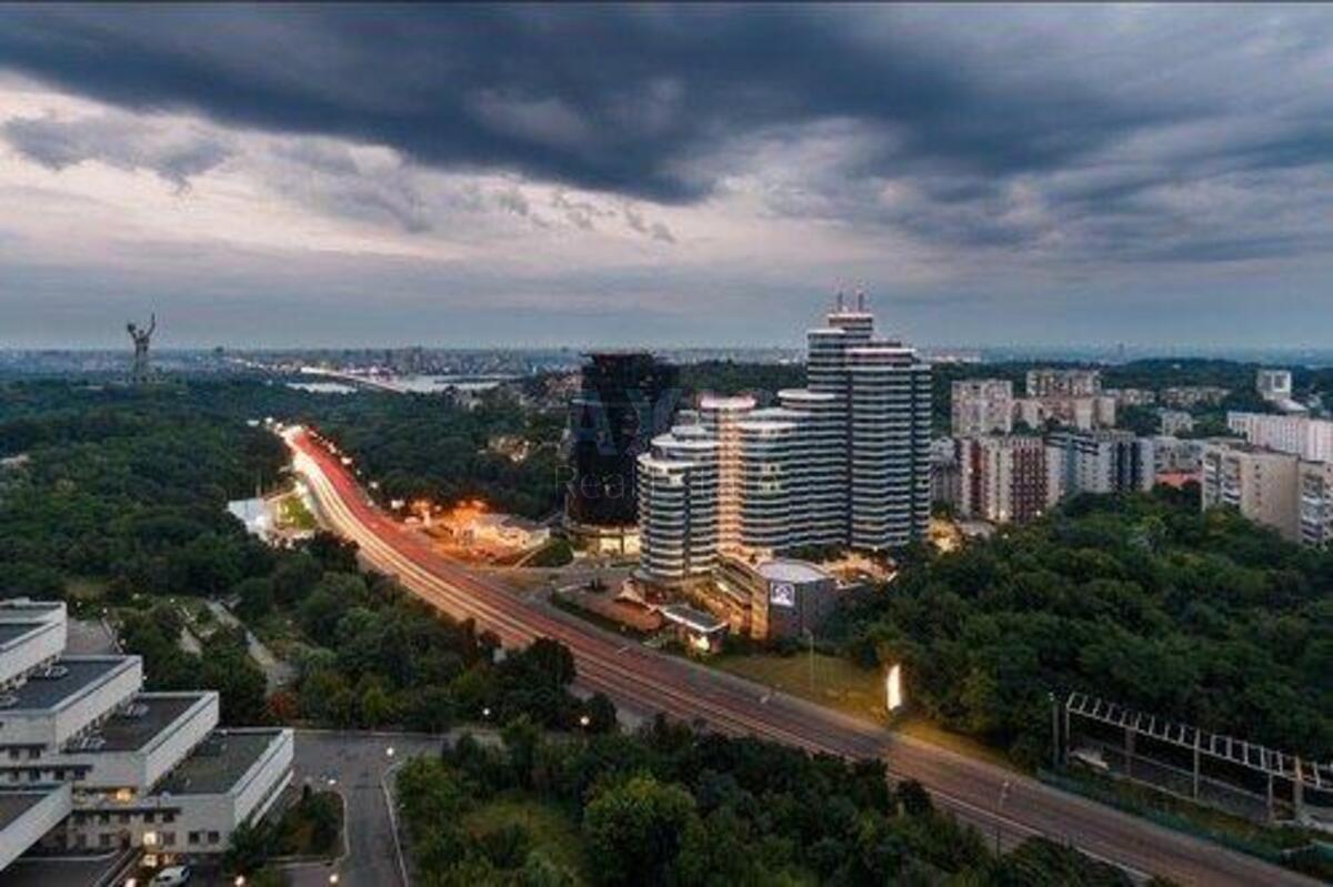 4k apartment vul. Strutyns'kogo Sergija 2591808