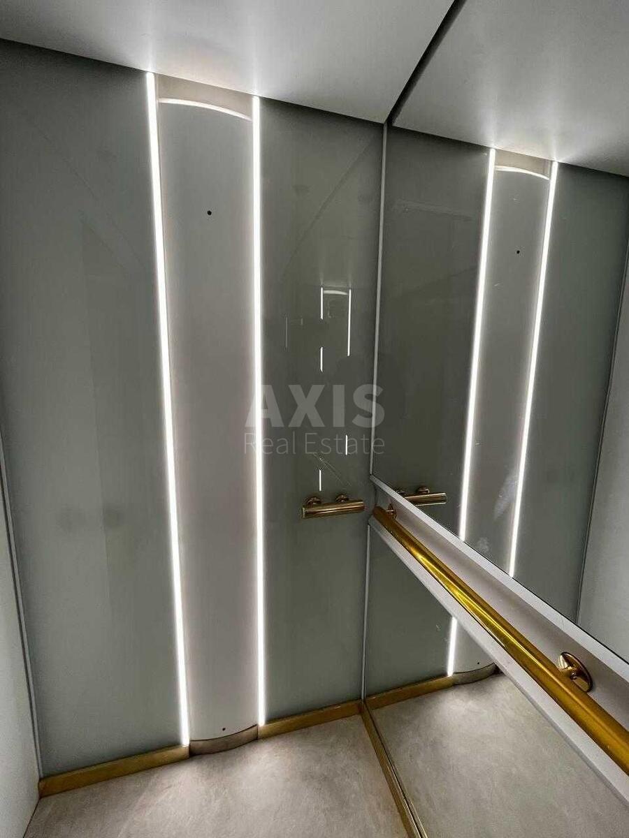 Office vul. Shovkovychna 42/44, 130m29