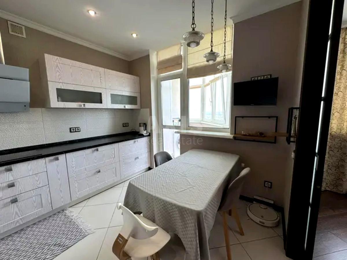 2к квартира пр-т Бажана Николая 8Б640081