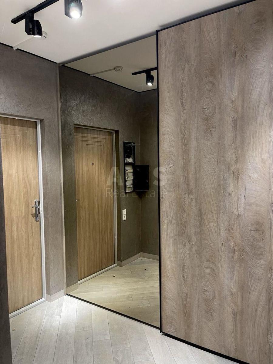 3k apartment vul. Revuc'kogo 481