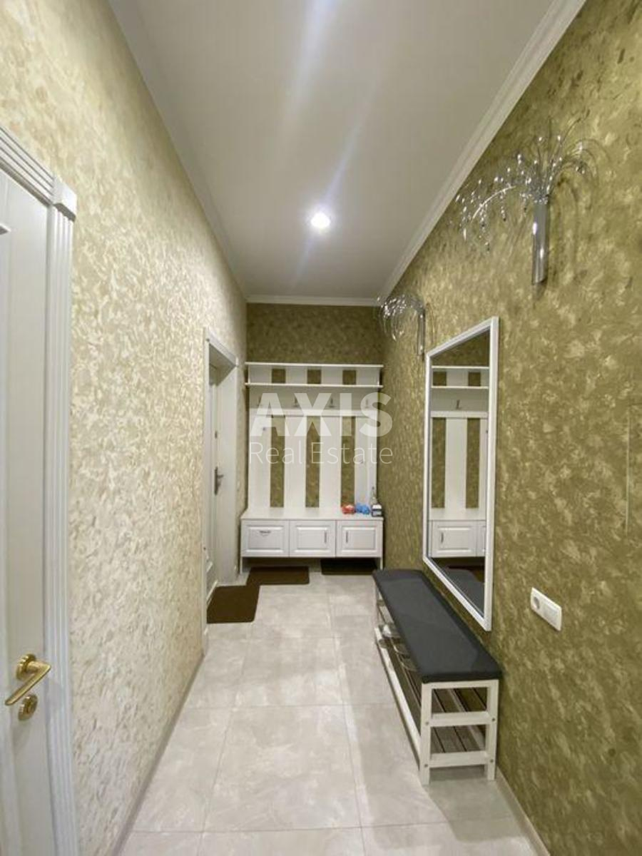 3k apartment vul. Preobrazhens'ka 8Б7