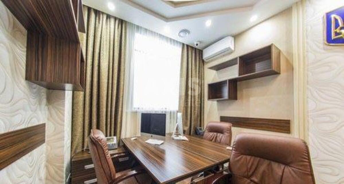 Office vul. Saksagans'kogo 68, 105m23