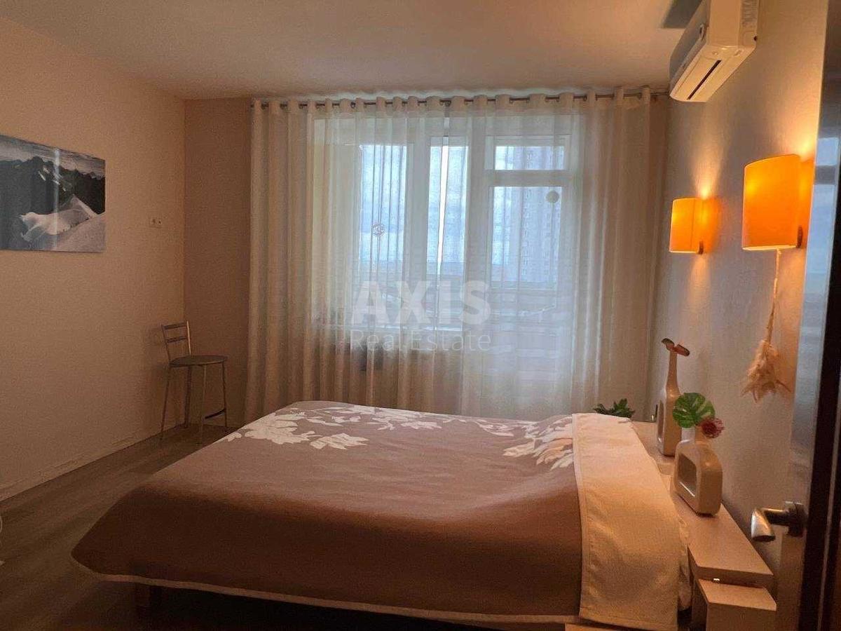 1к квартира пр-т Бажана Николая 123